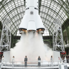 Inside Chanel's Space Station Themed Fall 2017 Show In Paris 
