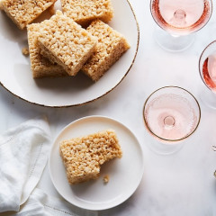 Champagne Rice Krispies Are A New Year's Eve Must