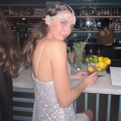 Jerry Seinfeld's Daughter Sascha Turns 21 With A Roaring Twenties Themed Bash