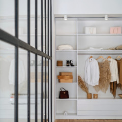 A Stylist’s How-To Guide For Spring Cleaning Your Closet