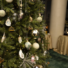 Markarian Debuts The Chicest Christmas Tree In Town At The Wall Street Hotel