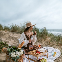 San Francisco's Most Stylish Photog Spills Her Secrets For Creating The Most Photogenic Picnic Spread!