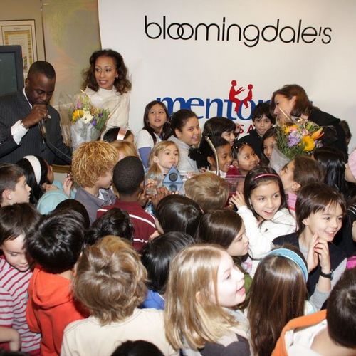 PS 59 Students Unveil Bloomingdale's New Window With The Help Of Some Mentors