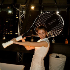 K-Swiss Puts Over-Oversized Tennis Rackets To Good Use, Makes Anna Kournikova Relevant