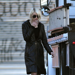 Taylor Momsen, Reluctant Role Model, Smokes
