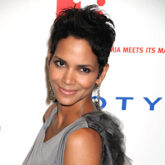 Halle Berry Makes Post-Break Up Debut At DKMS Gala