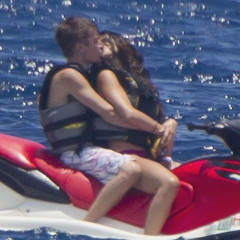 Justin Bieber & Selena Gomez Continue Their Horny PDA Campaign In Maui