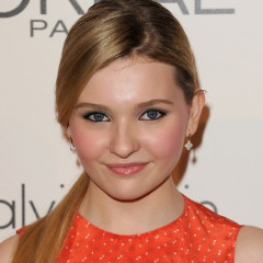 Daily Style Phile: Abigail Breslin Is All Grown Up