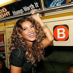 10 Celebrities Riding The Subway, Photos