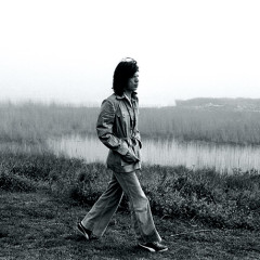 Summer Photo Of The Day: Mick Jagger Walking The Dunes Of Montauk