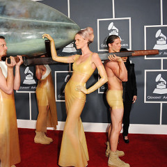 Top 10 Worst Grammy Outfits (Like, Reeeally Bad)