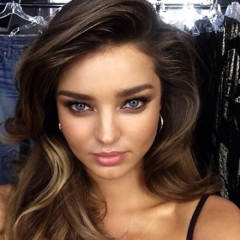 Steal Her Style: Supermodel Beauty Looks To Try Tonight