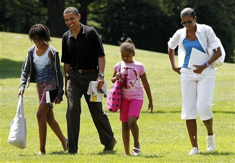 Obama Vacations On Martha's Vineyard