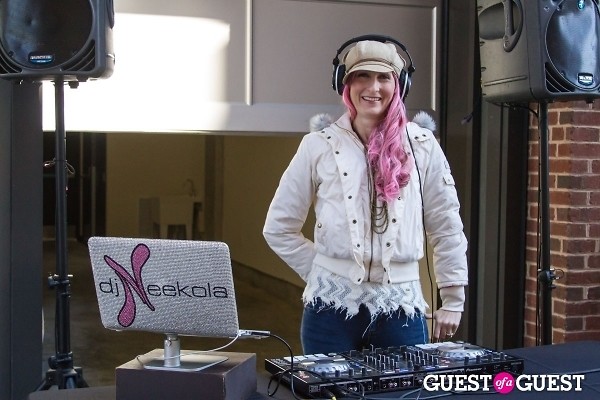 DJ Neekola 
