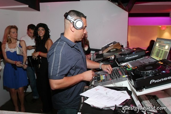 DJ Vic Latino 
